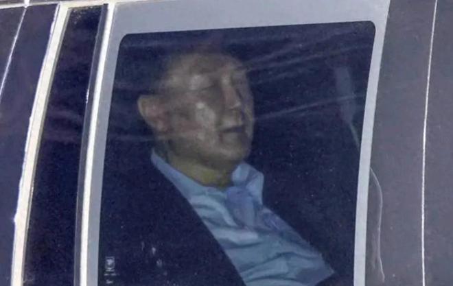 单人间早餐吃麦片牛奶坚果煮鸡蛋有电视麻将胡了电子游戏尹锡悦入住10平米(图6)